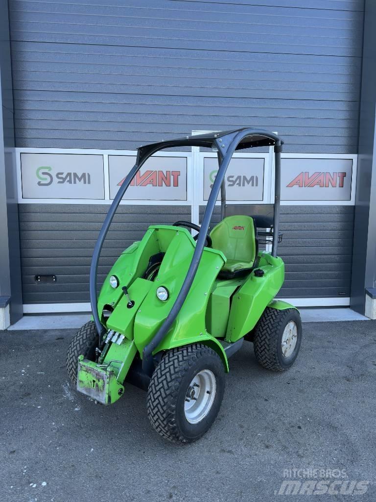 Avant 220 Krautuvai su šoniniu pasukimu