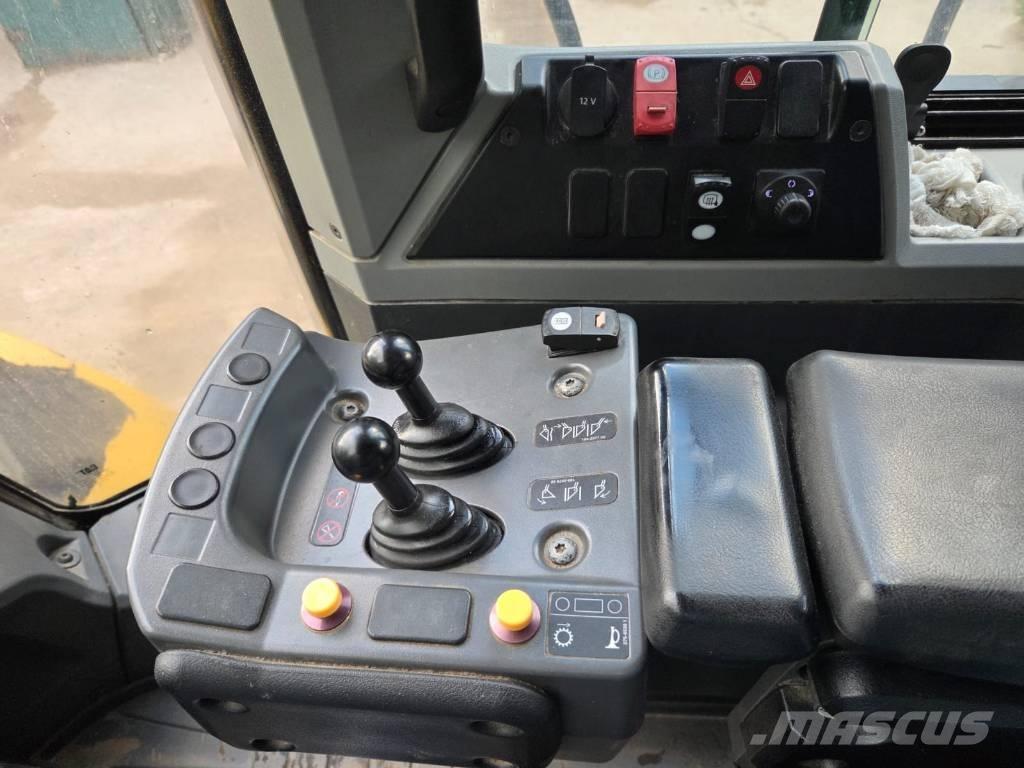CAT 962 M Naudoti ratiniai krautuvai