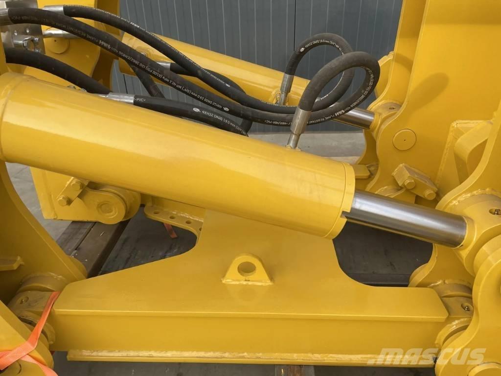 Komatsu D85 Kultivatoriai-purentuvai