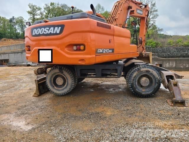 Doosan DX 210 W Ratiniai ekskavatoriai