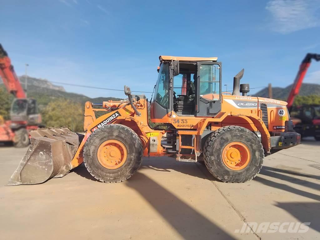 Doosan DL 250-5 Naudoti ratiniai krautuvai