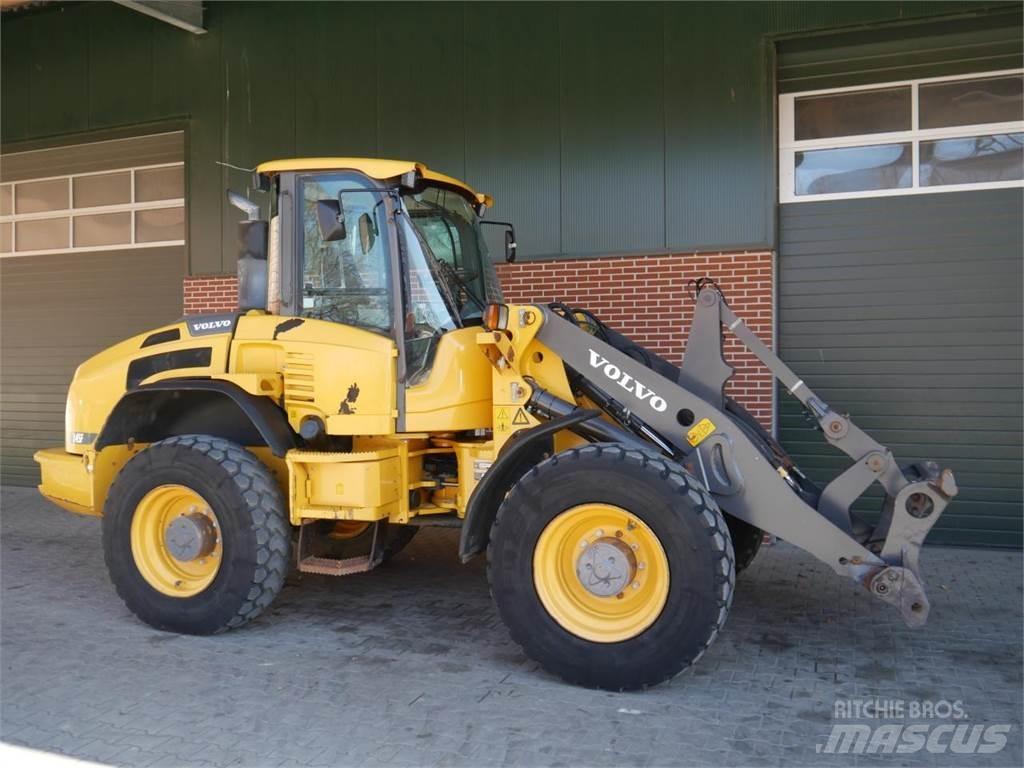 Volvo L45f Naudoti ratiniai krautuvai
