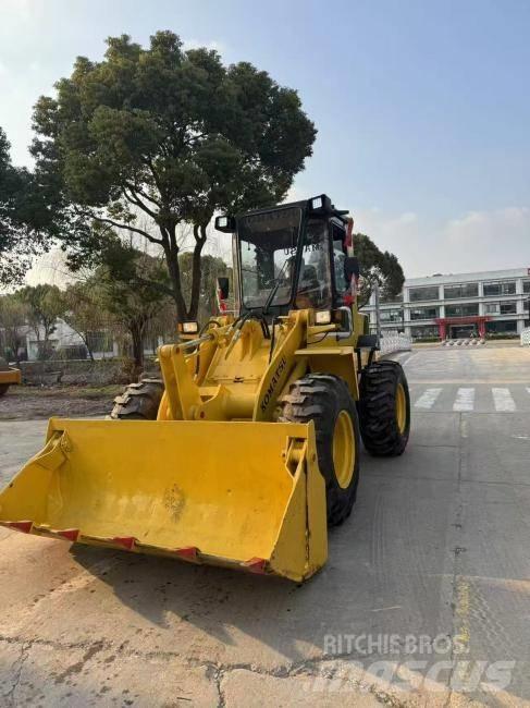 Komatsu WA 100 Naudoti ratiniai krautuvai