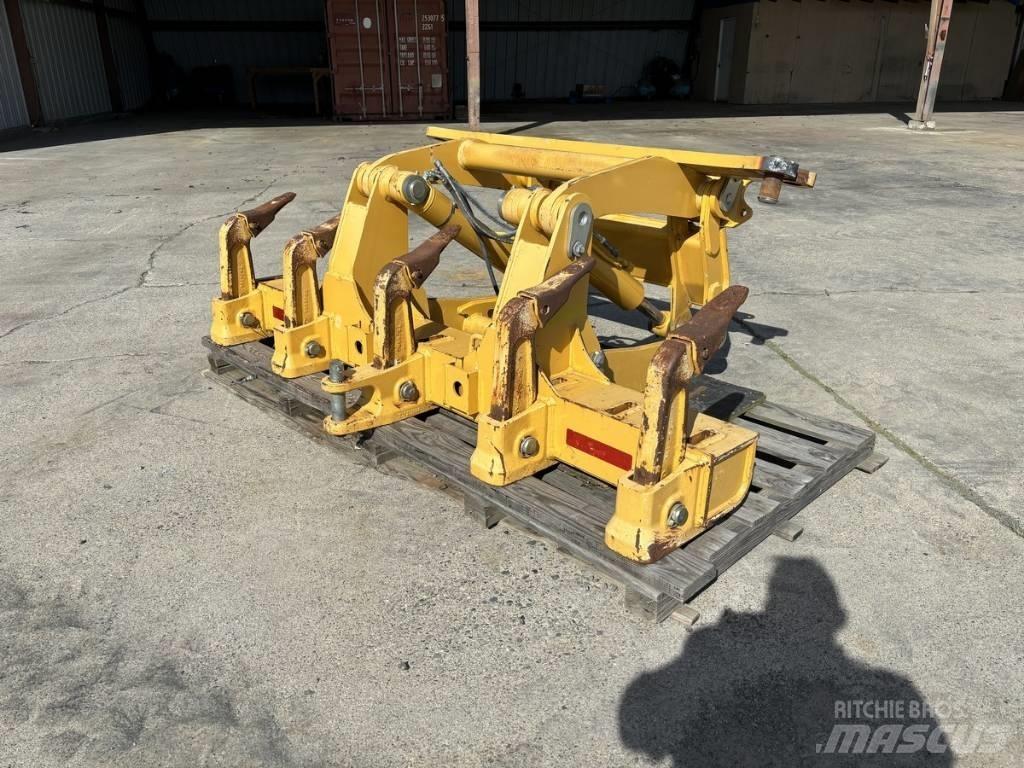 DEERE 770G Kiti naudoti statybos komponentai