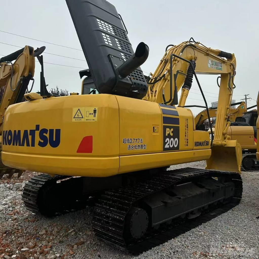 Komatsu 200-8 Vikšriniai ekskavatoriai
