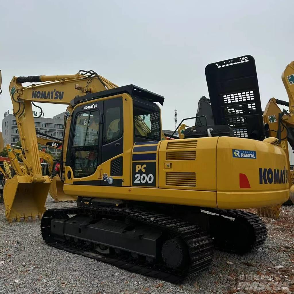 Komatsu 200-8 Vikšriniai ekskavatoriai