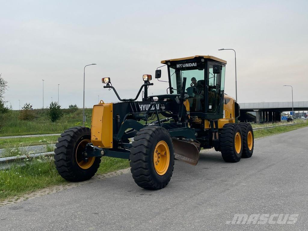 Hyundai HG130 Greideriai