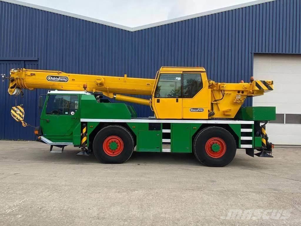 Liebherr LTM1030-2 Visureigiai kranai