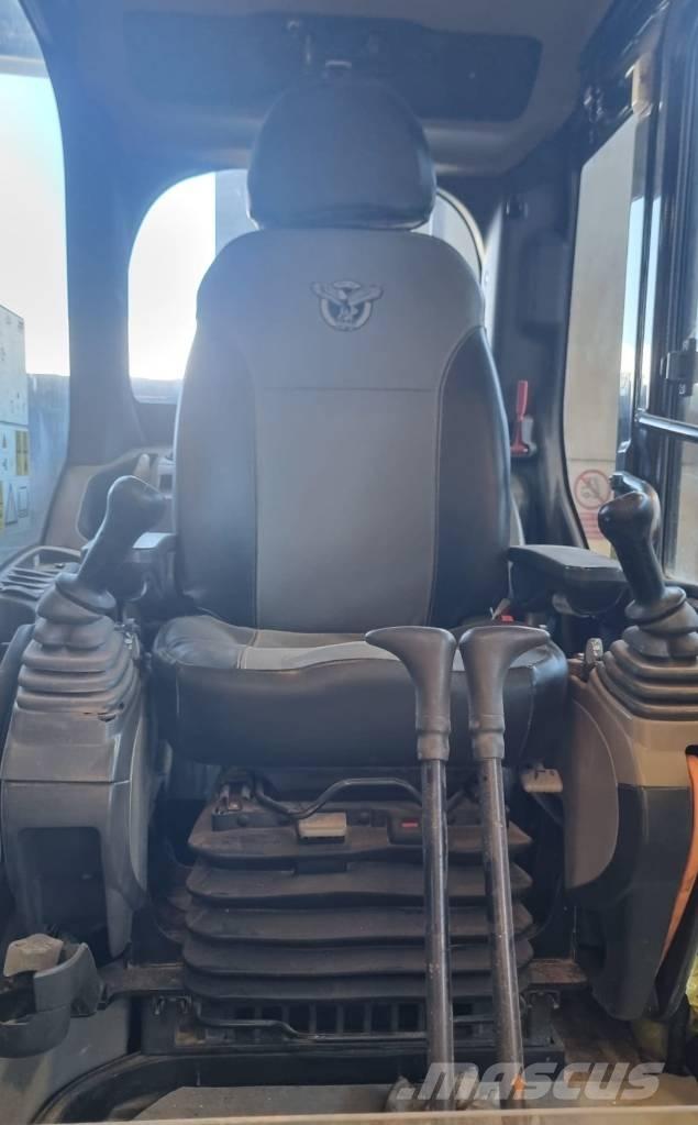 CASE CX 210 D Vikšriniai ekskavatoriai