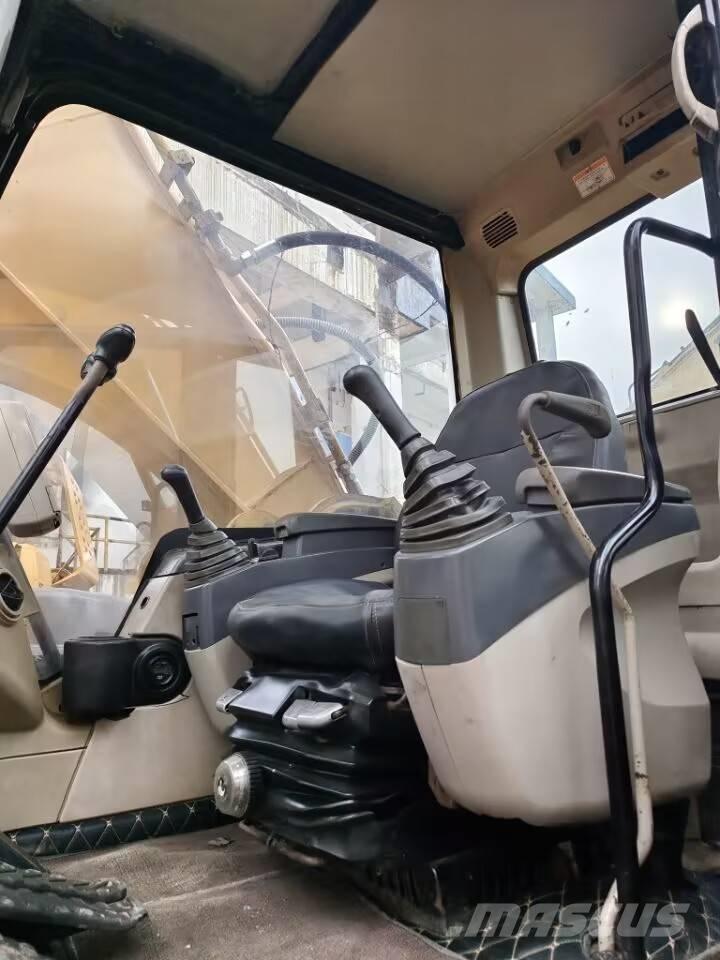 CAT 325C Vikšriniai ekskavatoriai