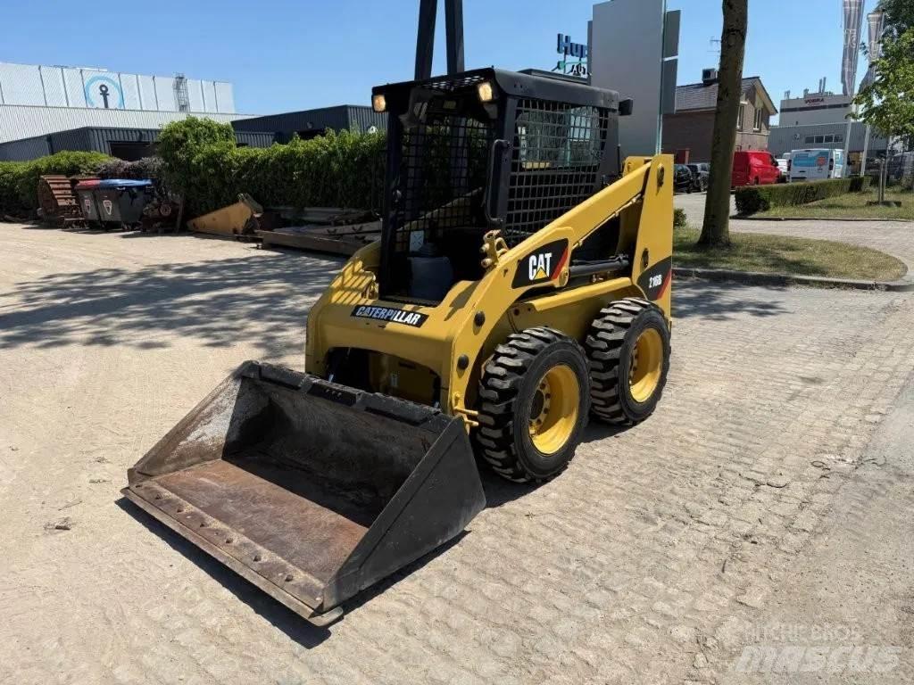 CAT 216B (226,S130) Krautuvai su šoniniu pasukimu
