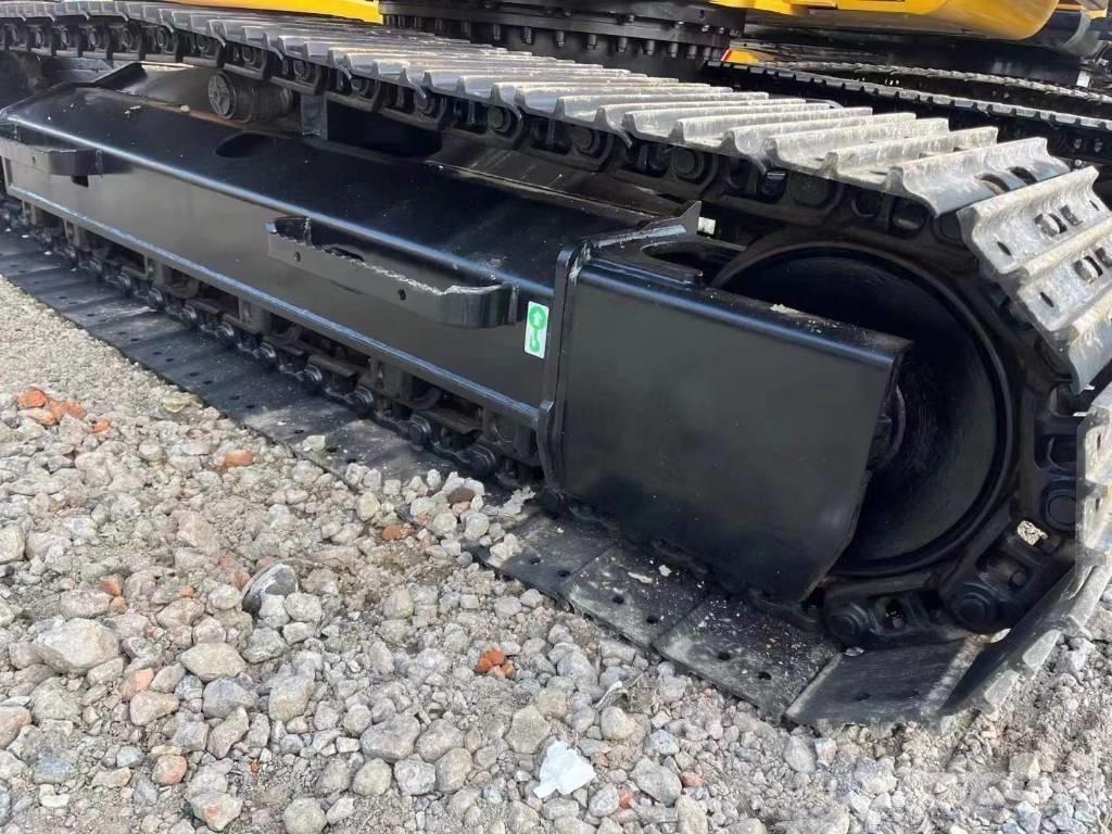 CAT 313 Vikšriniai ekskavatoriai