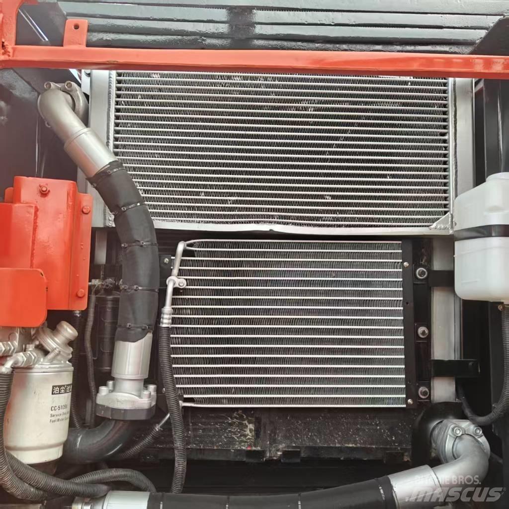 Doosan DX 225 LCA Vikšriniai ekskavatoriai