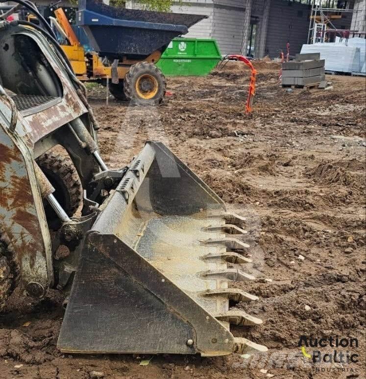 Bobcat S 250 Krautuvai su šoniniu pasukimu