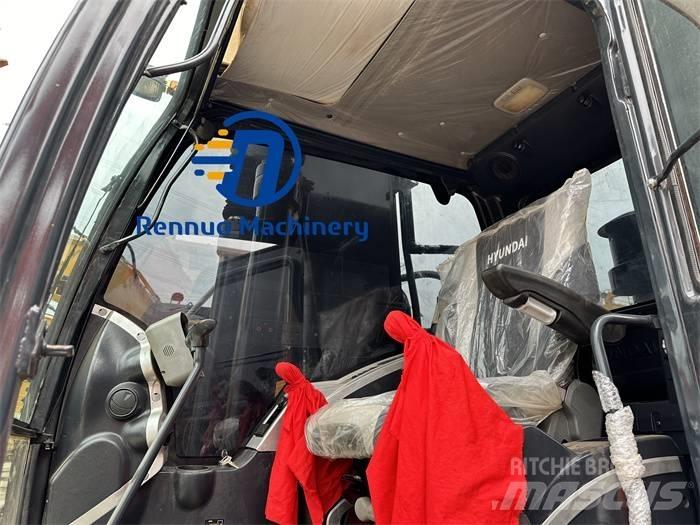 Hyundai R220-9S Vikšriniai ekskavatoriai