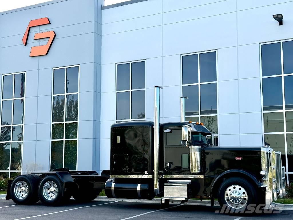 Peterbilt 389 PRIDE Naudoti vilkikai