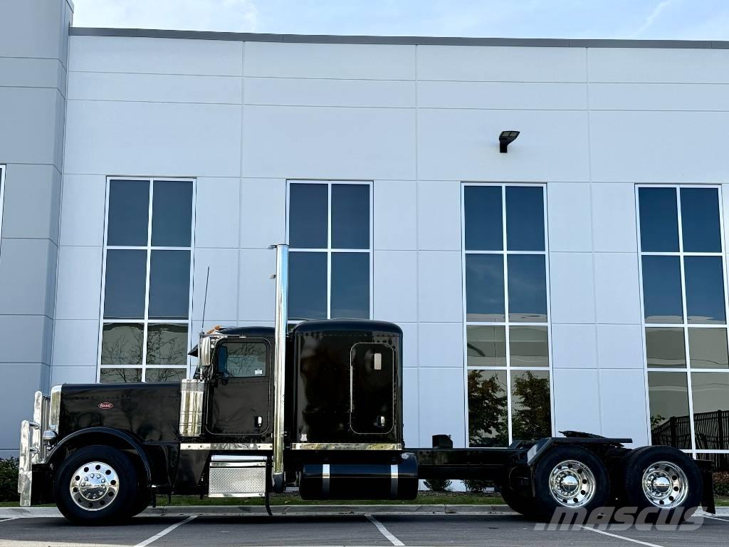 Peterbilt 389 PRIDE Naudoti vilkikai