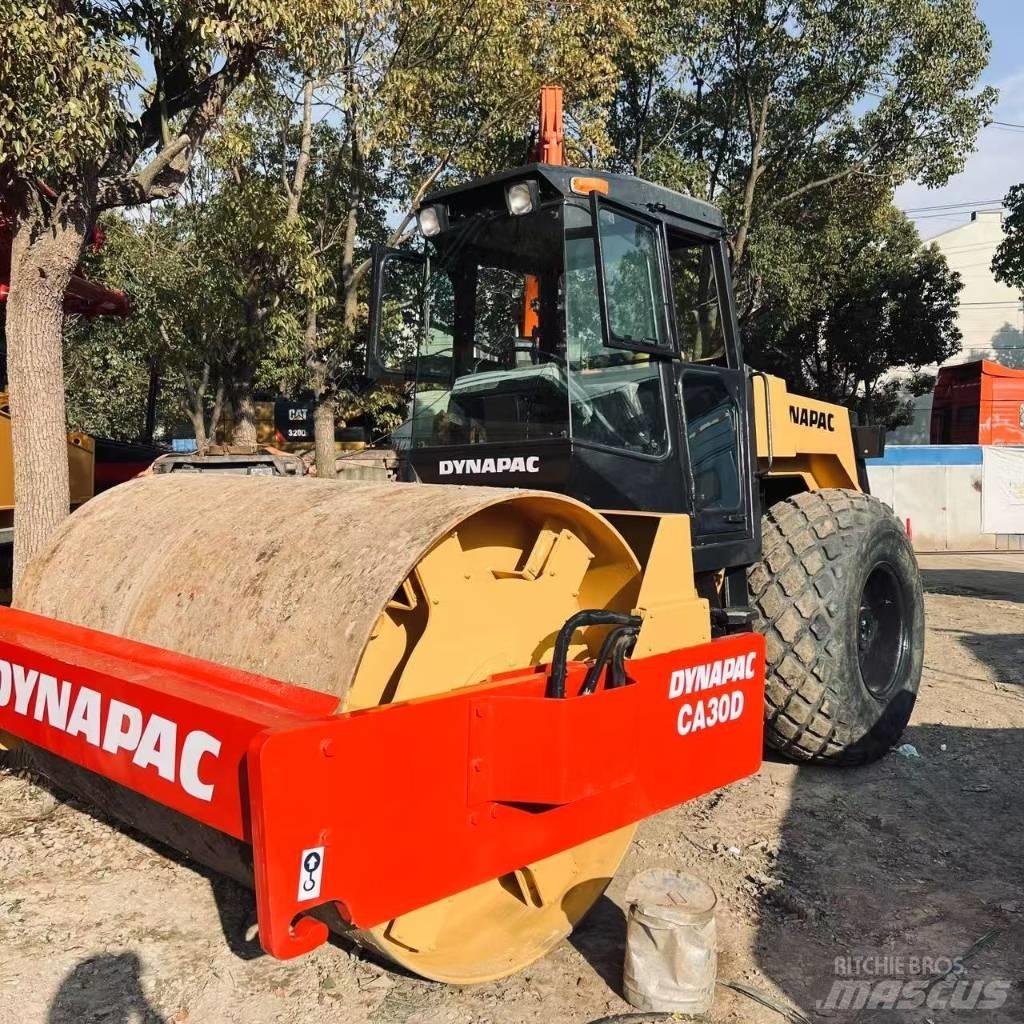 Dynapac CA 30 D Vieno būgno volai