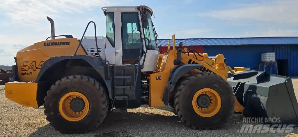 Liebherr L 544 Naudoti ratiniai krautuvai
