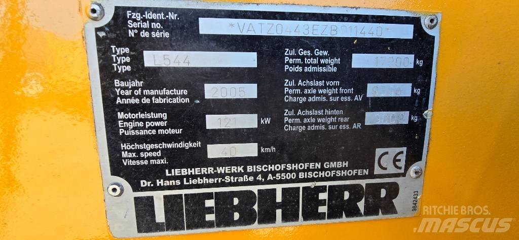 Liebherr L 544 Naudoti ratiniai krautuvai
