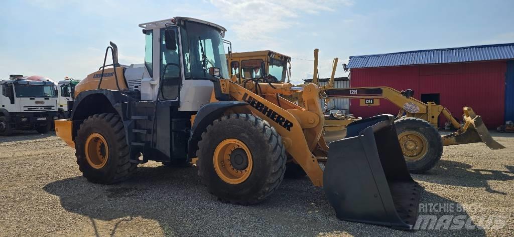 Liebherr L 544 Naudoti ratiniai krautuvai