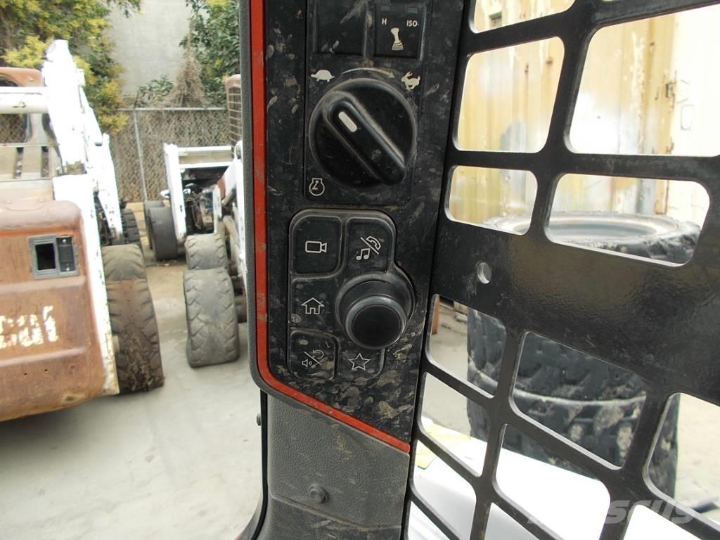 Bobcat T66 Krautuvai su šoniniu pasukimu