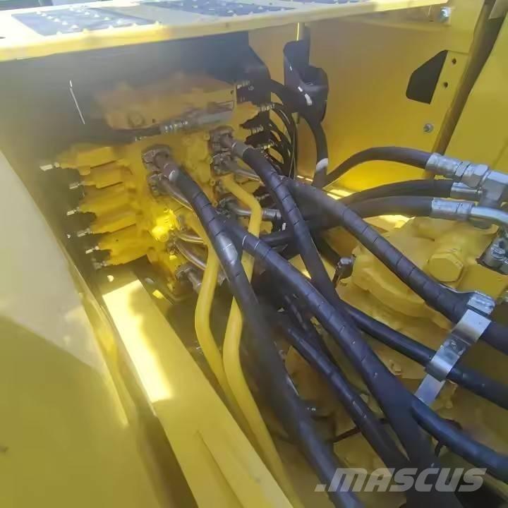 Komatsu PC 270 Vikšriniai ekskavatoriai