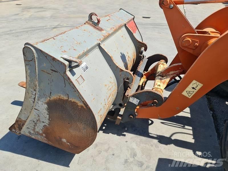 Atlas AR75e Naudoti ratiniai krautuvai