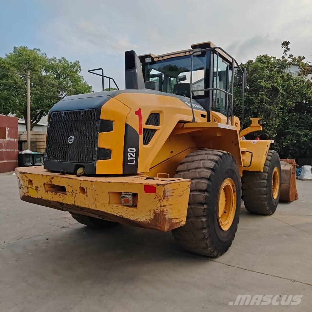 Volvo L 120 E Naudoti ratiniai krautuvai