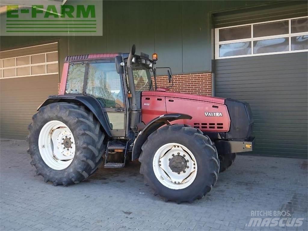 Valtra 8450 Traktoriai