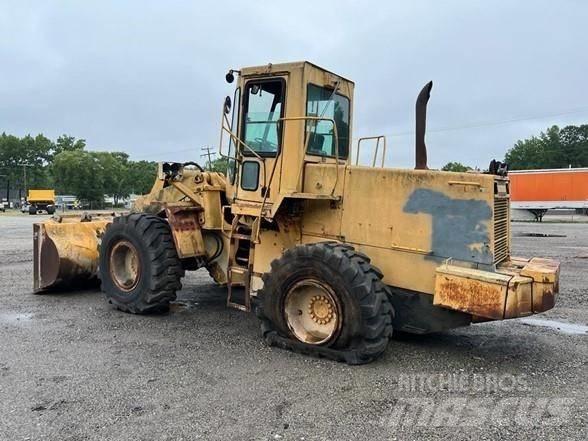 Komatsu WA 320-1 Naudoti ratiniai krautuvai