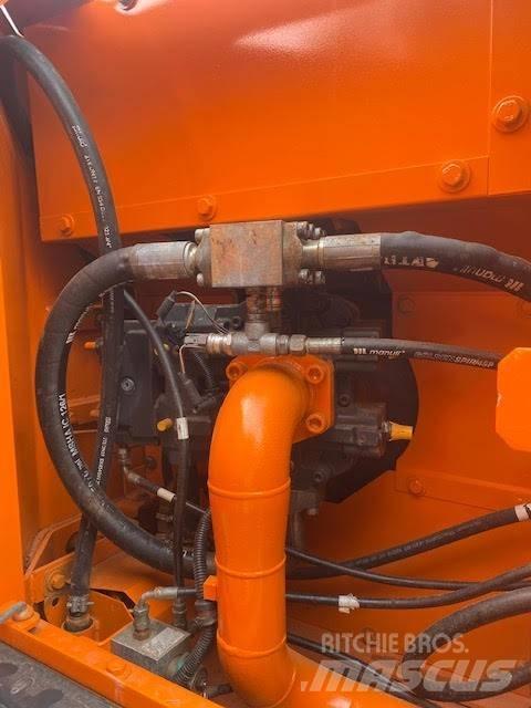 Doosan DX 180 LC Vikšriniai ekskavatoriai