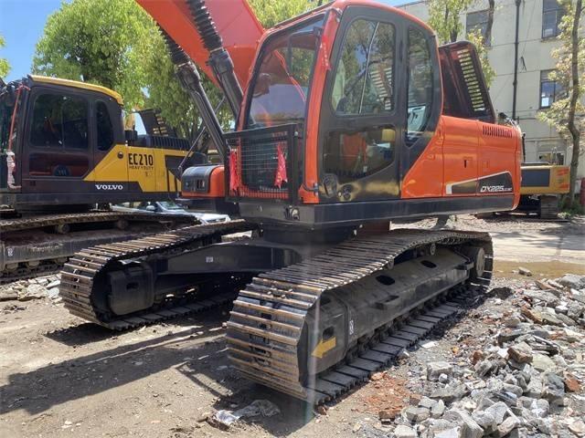 Doosan DX 225 LC Vikšriniai ekskavatoriai