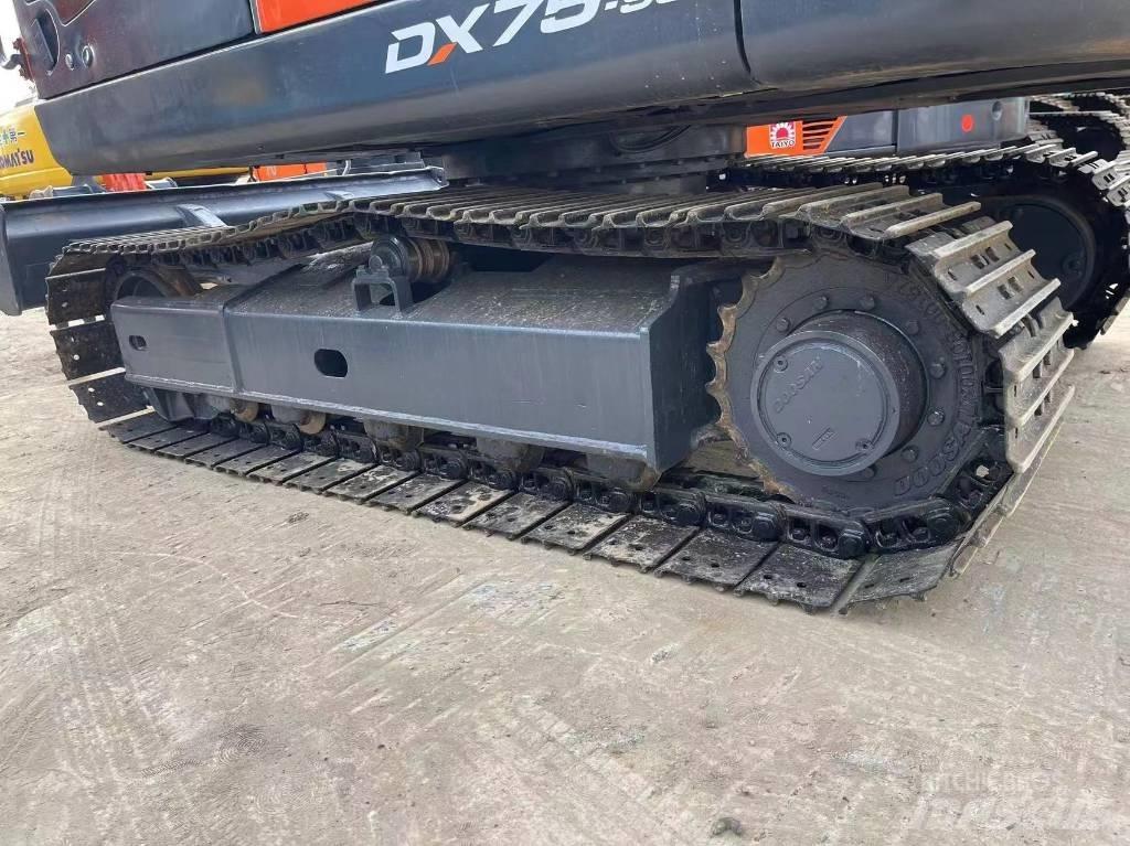 Doosan DX 75 Vikšriniai ekskavatoriai