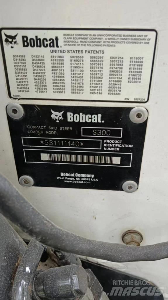 Bobcat S 300 Krautuvai su šoniniu pasukimu