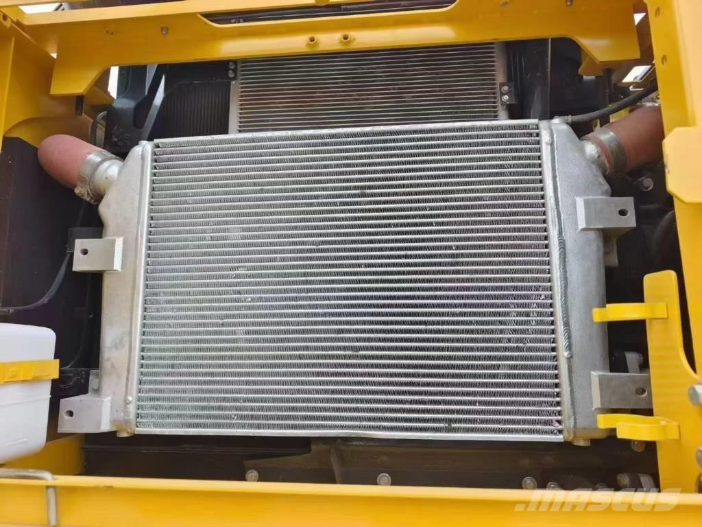 Komatsu 350-8 Vikšriniai ekskavatoriai