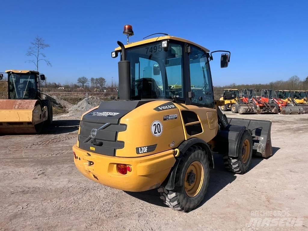 Volvo L 20 F Naudoti ratiniai krautuvai