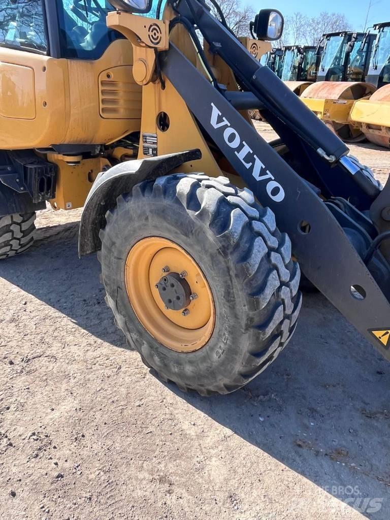 Volvo L 20 F Naudoti ratiniai krautuvai