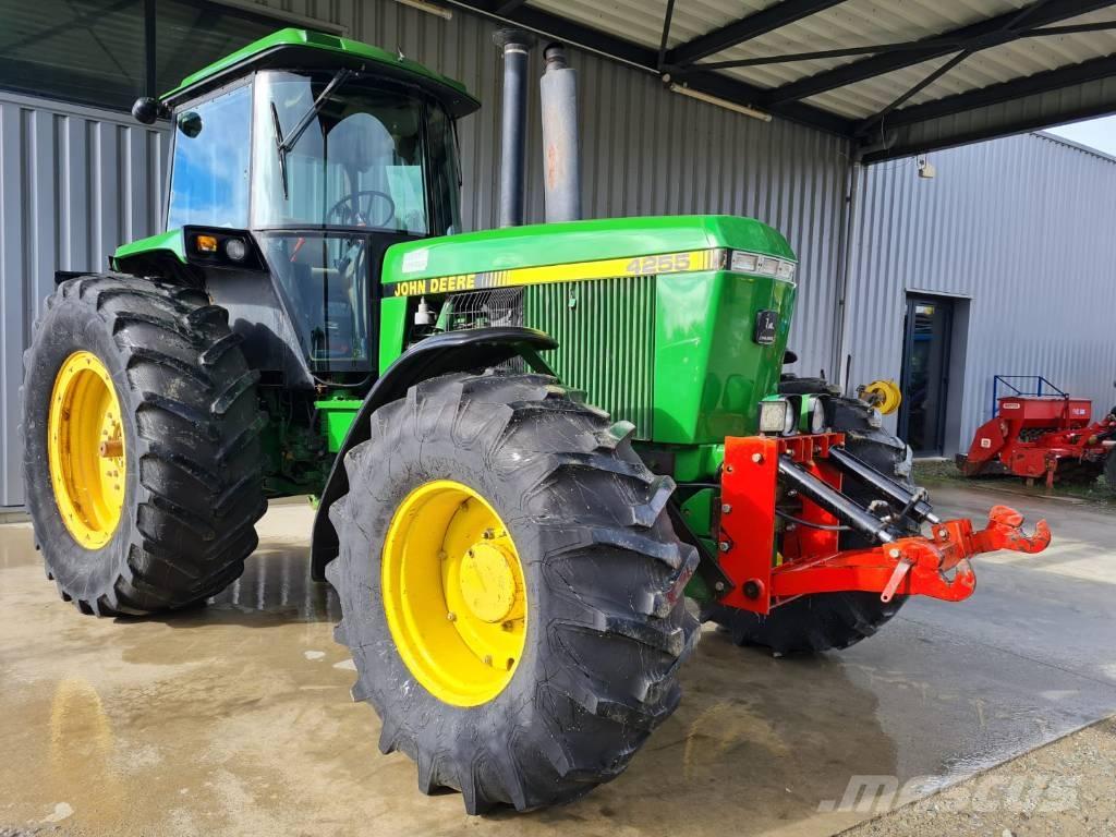 John Deere 4255 Traktoriai