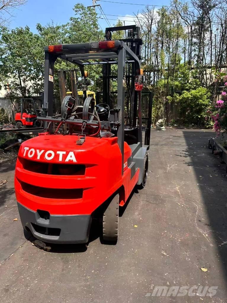 Toyota FD 30 Dyzeliniai krautuvai