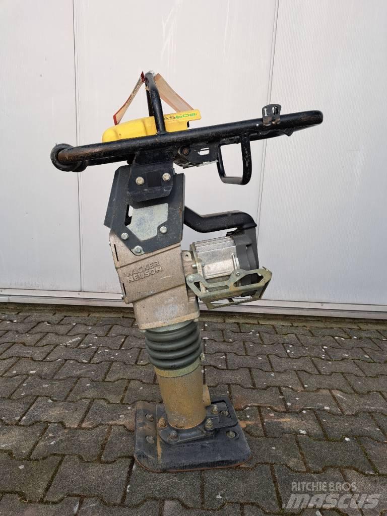 Wacker Neuson AS60e Plūktuvai