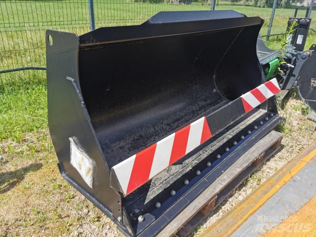 JCB Universals Sijos ir savivarčiai