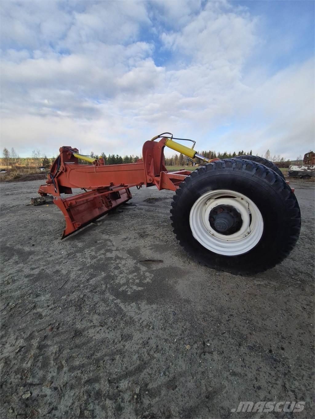  Peltolana omateko Kelių valytuvai