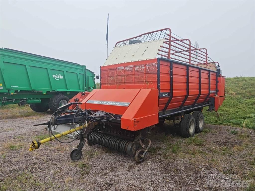 Deutz-Fahr E390 Savikrovės priekabos
