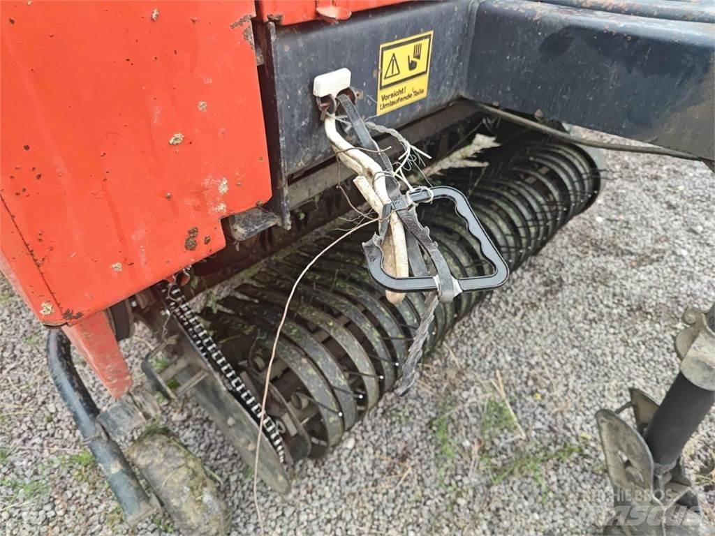 Deutz-Fahr E390 Savikrovės priekabos