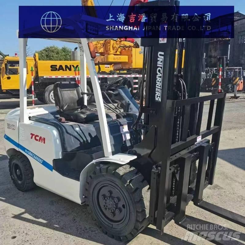 TCM FD 30 Dyzeliniai krautuvai