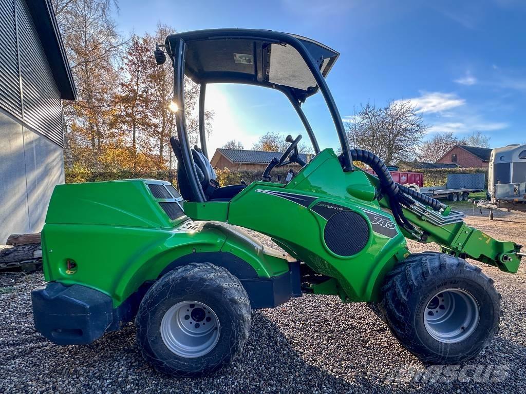 Avant 745 Daugiafunkciniai pakrovėjai