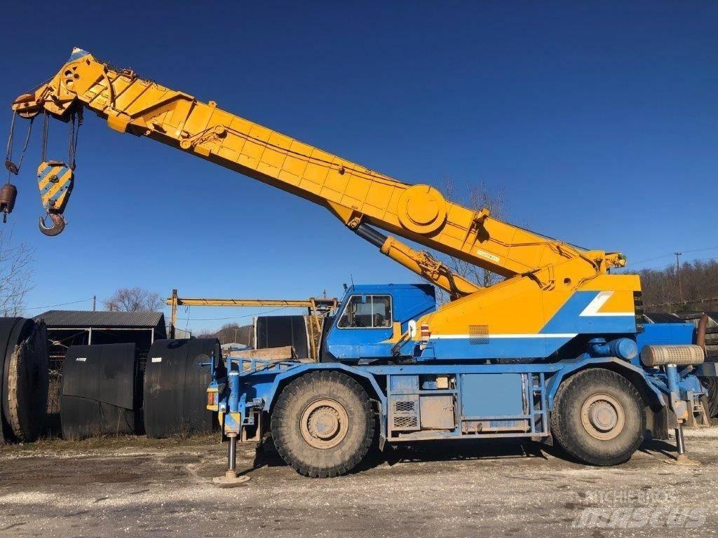 Kobelco RK 450 Neapdoroto reljefo kranai