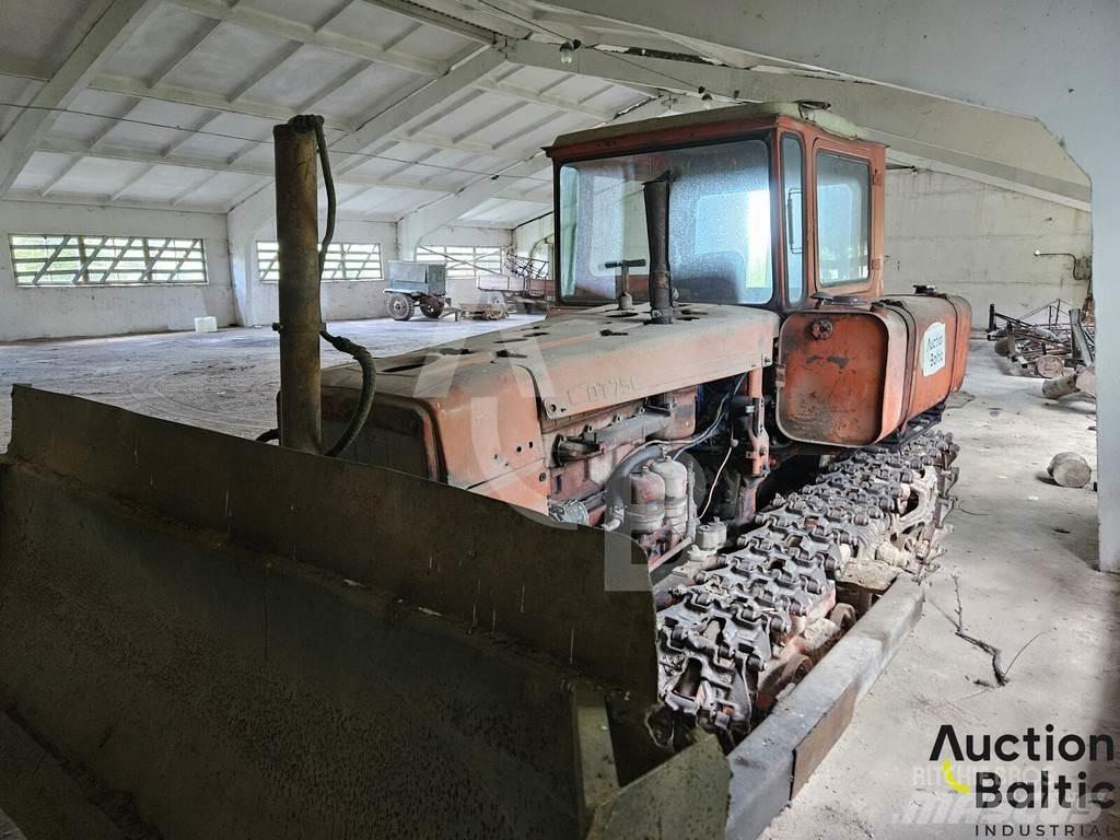  DT -75 Vikšriniai buldozeriai