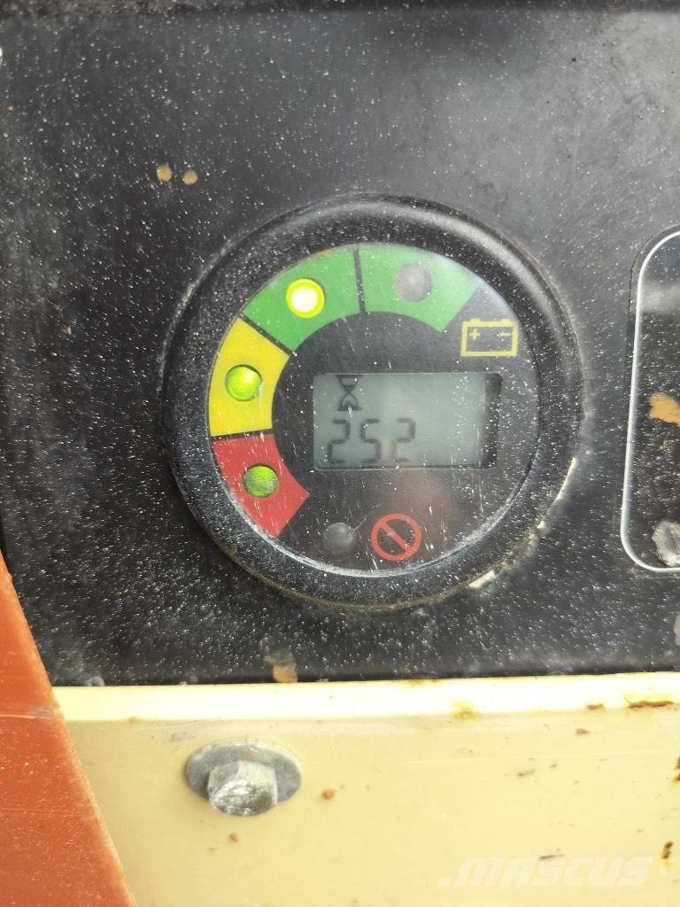 JLG 6 RS Žirkliniai keltuvai